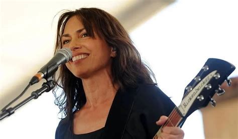 Susanna Hoffs: Net Worth and Figure