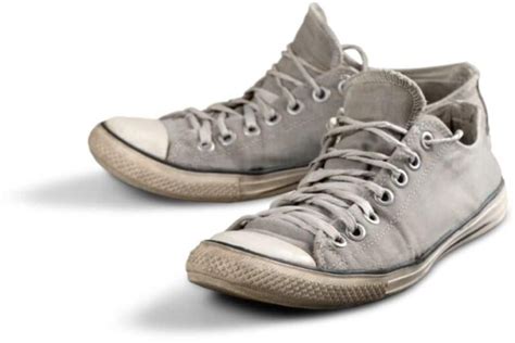 Symbolic Representations of White Shoes in Different Dream Scenarios