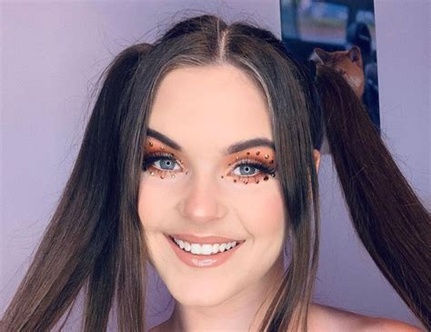 Taylee Wood Fashion and Beauty Influencer Career