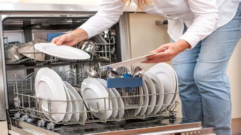 The Advantages of Using a Dishwasher for a Pristine Shine