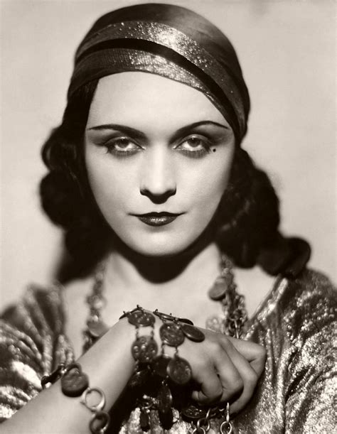 The Alluring Physique of Pola Negri