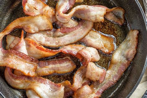 The Art of Cooking Bacon: Tips and Techniques for the Perfect Crisp