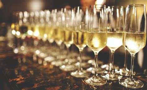 The Art of Enjoying Sparkling Wine: Finding the Ideal Vessel