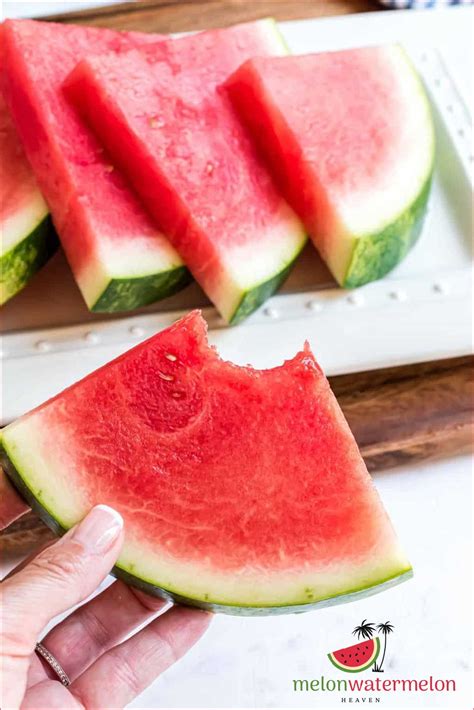 The Art of Selecting the Perfect Watermelon: Tips and Techniques for Ultimate Refreshment