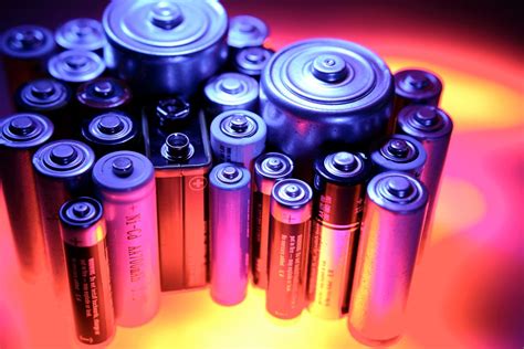 The Battery as a Vital Energy Source: Exploring the Figurative Representations of Automotive Batteries