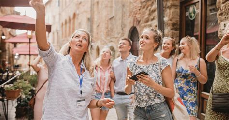 The Business of Guiding Tours: Initiating and Managing Your Own Tour Company