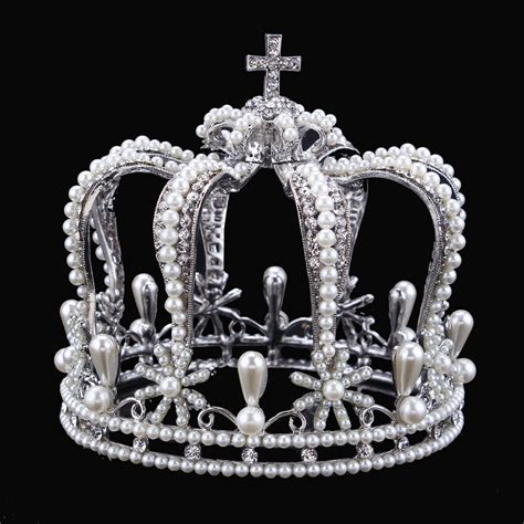 The Captivating Appeal of Silver Crowns in Popular Culture and Fashion Trends