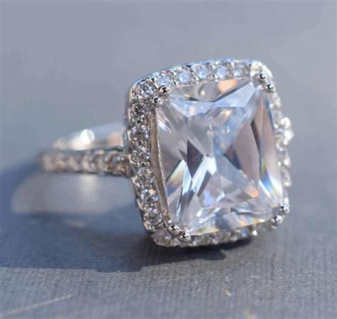 The Elegance Beyond Authenticity: A Closer Look at Simulated Diamonds