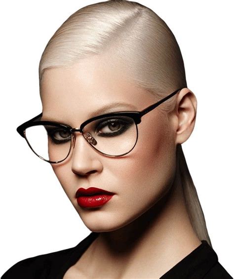 The Emergence of Oversized Lenses: A Fresh Trend in Eyewear