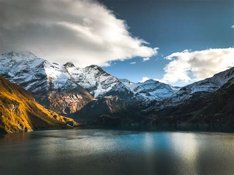 The Enchanting Beauty of Snow-capped Peaks