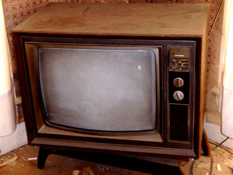 The Excitement of Prowling for Vintage Televisions