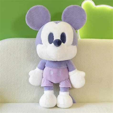 The Figure of Mickey Violet