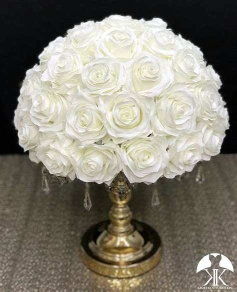 The Grace and Purity of Envisioning a Pristine Ivory Rose Arrangement