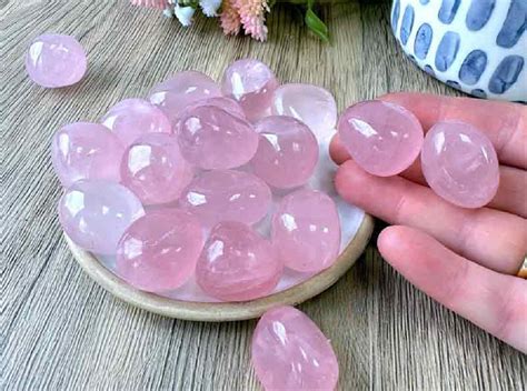 The Growing Popularity of Rose Quartz in the Contemporary Spiritual Movement