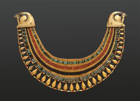 The History of Necklaces: From Ancient Times to Modern Fashion