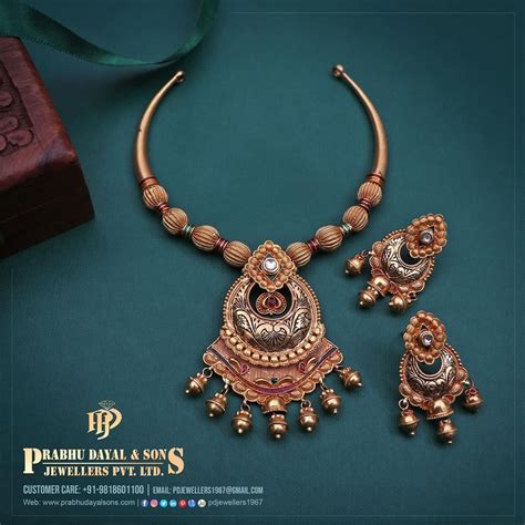 The Irresistible Charm of Golden Jewelry: The Fascination People Have with Its Exquisite Appeal