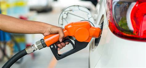 The Key to Improving Fuel Efficiency: Expert Advice for Saving Money at the Pump