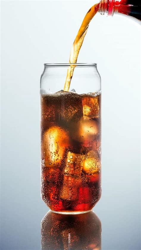 The Negative Effects of Carbonated Drinks: Understanding their Impact on Health and Well-being