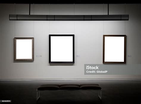 The Power of Absence: Interpreting Empty Picture Frames