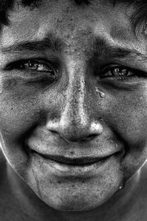 The Power of Emotion: Expressing Feelings through Monochromatic Photography