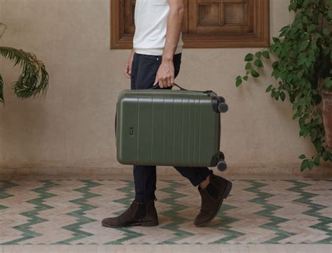 The Power of Minimalism: Embracing the Compact Luggage