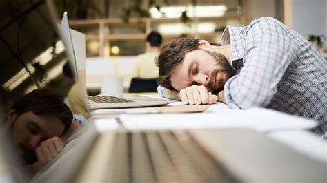 The Pros and Cons of Midday Rest in the Workplace