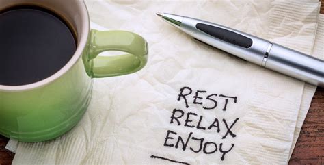 The Psychology of Restful Breaks: Overcoming Societal Expectations and Embracing Relaxation in Open Areas