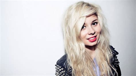 The Public Perception of Nina Nesbitt: Media and Fan Reactions