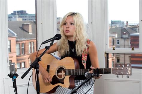 The Secrets Behind Nina Nesbitt's Youthful Appearance