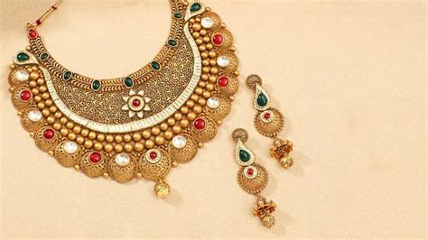 The Significance of Adorning a Golden Necklace