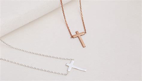 The Significance of Cross Necklaces in Various Cultural Traditions