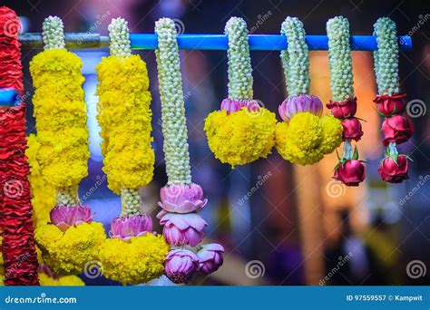 The Significance of Marigold Garlands in Religious Ceremonies