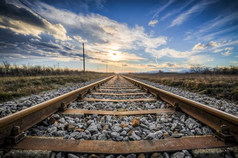 The Significance of Railway Platforms in Analyzing Dreams