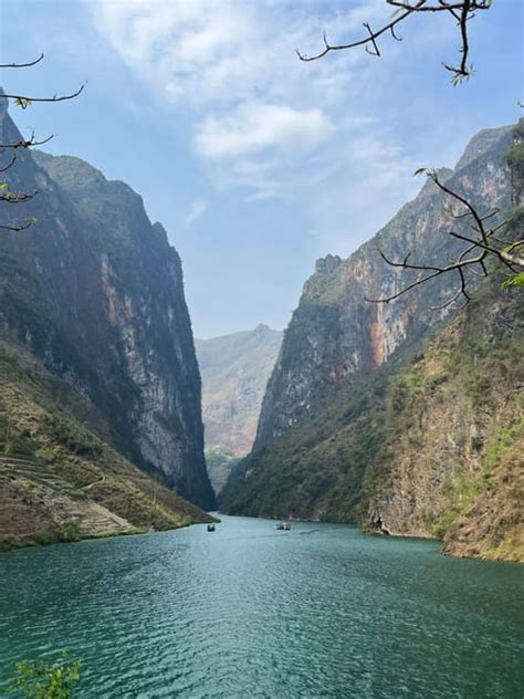 The Thrill of the Adventure: Exploring the Hidden Secrets of the Towering Cliff