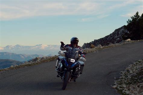 The Thrill of the Open Road: Embrace the Freedom of Motorbike Travel