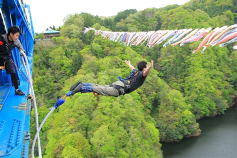 The Ultimate Leap: Conquer Fear through the Power of Bungee Jumping