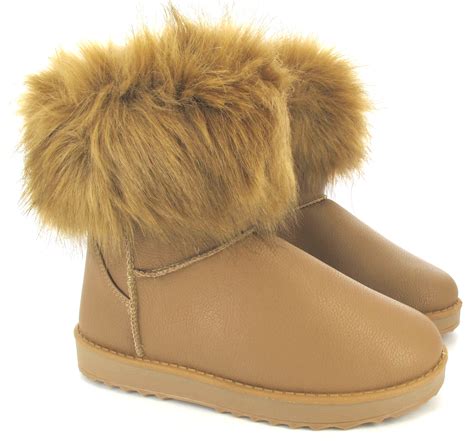 The Ultimate Winter Appearance: Aspirations for Elegant Pelt Footwear