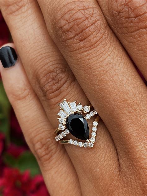 The Unique Allure of Onyx Gemstone Engagement Rings