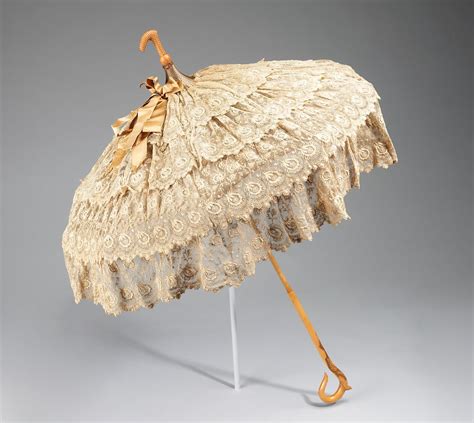 The Varied Significance of Dreaming about an Aged Parasol