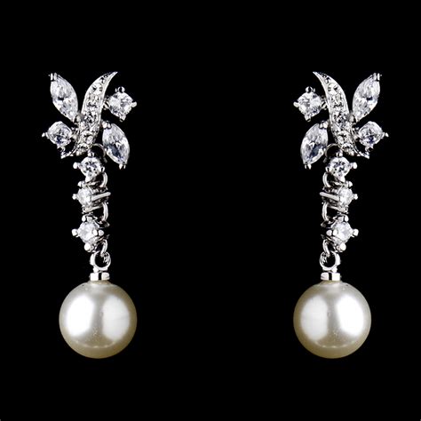 The allure of white pearls: A timeless and elegant choice