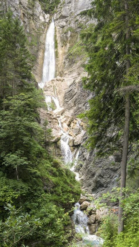 Through the Lens: Capturing the Splendor of Cascades in Photographs