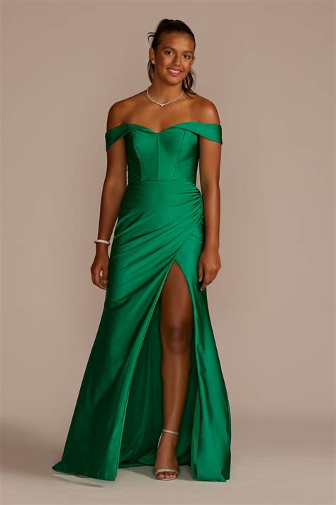 Tips and Trends for Finding Your Ideal Prom Dress