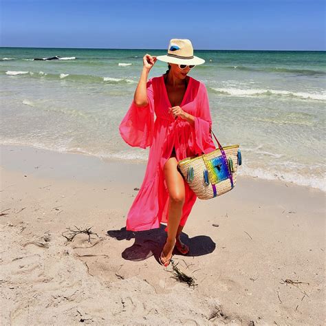 Tips for Confidence: Embracing Your Vibrant Beachwear