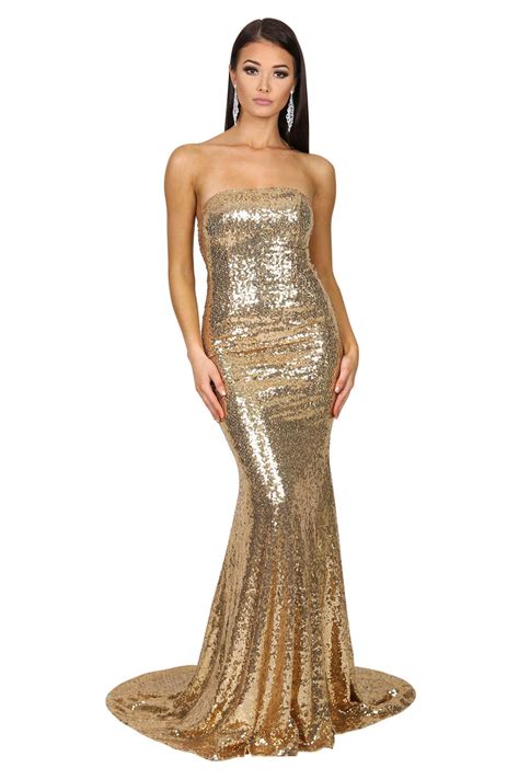 Tips for Enhancing a Glamorous Golden Gown with Exquisite Accessories