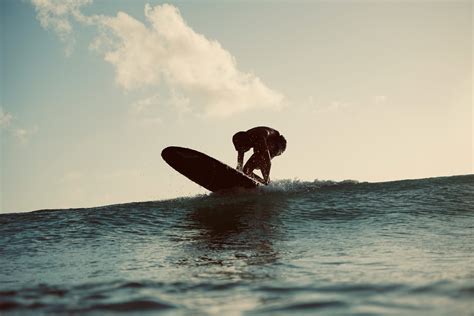 Tips for Novices: Embarking on Your Surfing Expedition