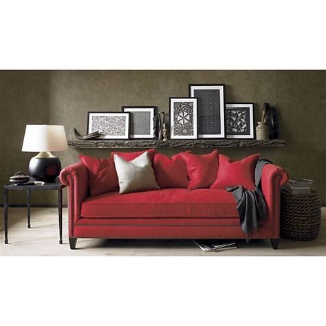 Tips for Selecting the Perfect Crimson Couch for Your Living Space