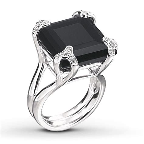 Trends and Styles in Onyx Solitaire Engagement Rings