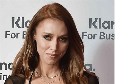 Una Healy's Height and Physical Appearance