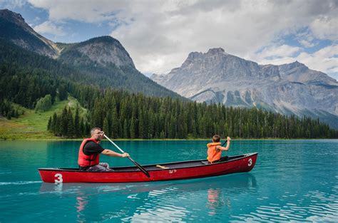 Uncover the Ultimate Destinations for Thrilling Canoeing Adventures