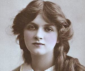 Uncovering Gladys Cooper's Height and Figure Measurements